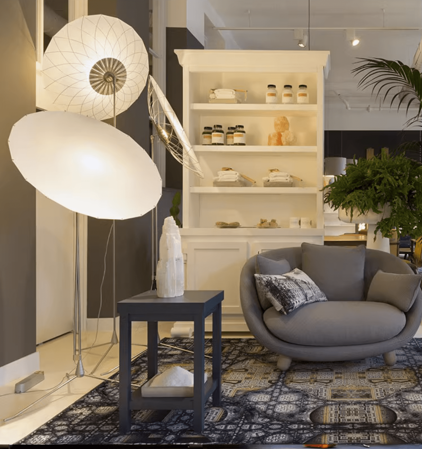 Vaelcourt Radiant Floral Floor Lamp