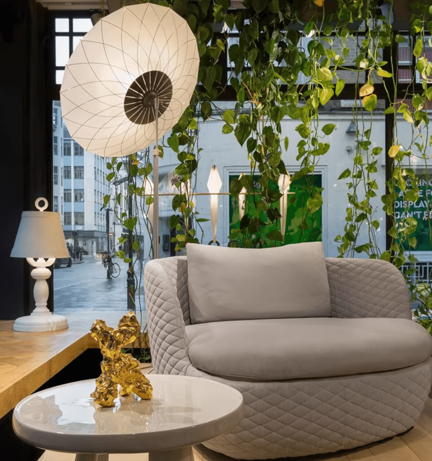 Vaelcourt Radiant Floral Floor Lamp