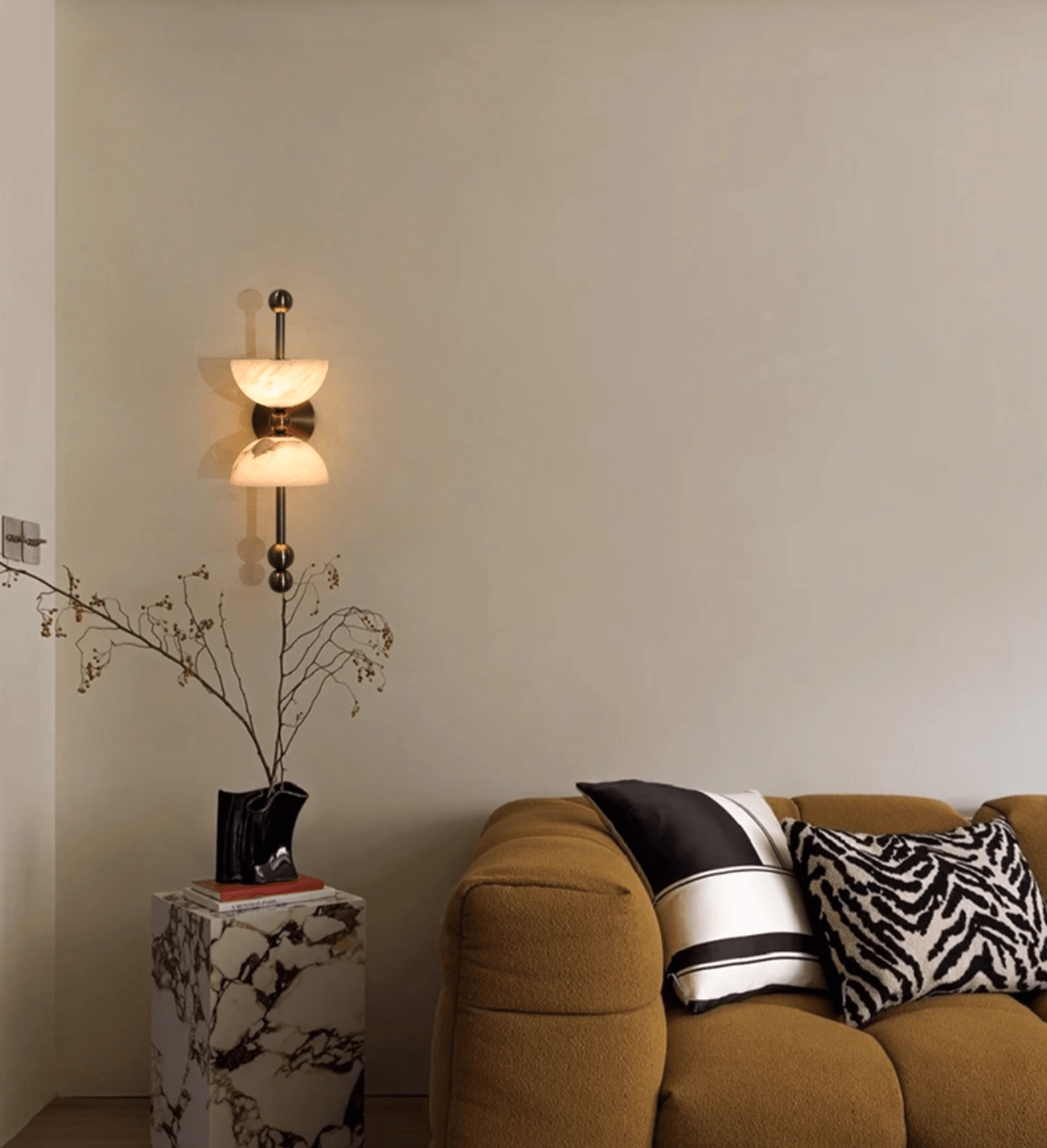 Seraphin Alabaster Wall Lamp