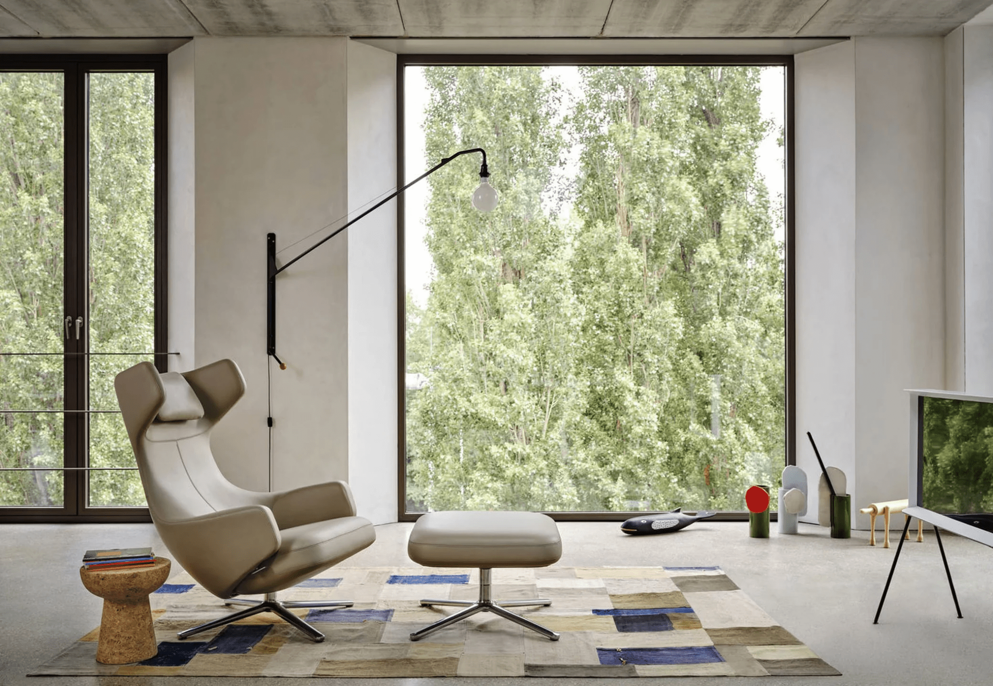 Black Extended Arm Wall Lamp