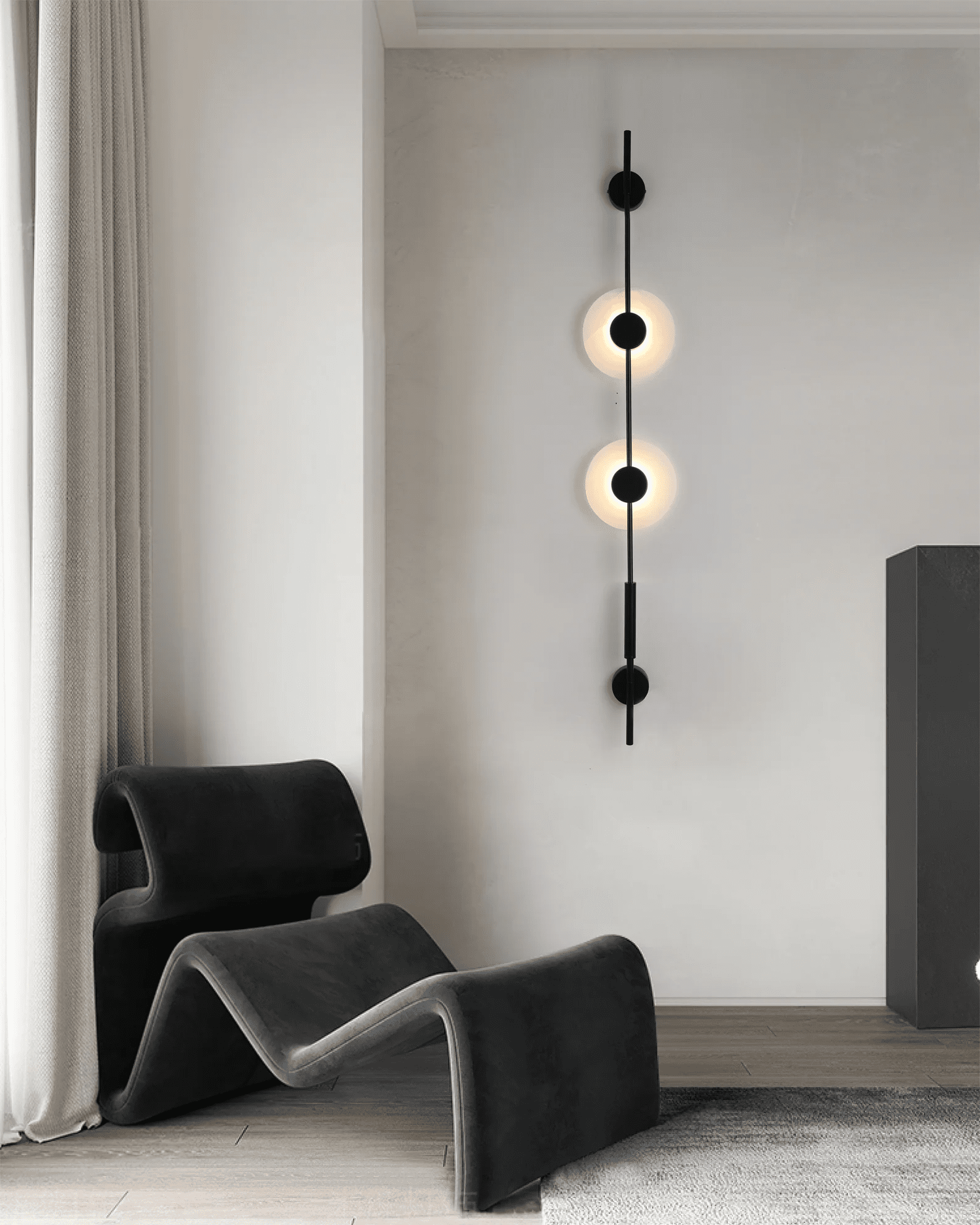 Neron Alabaster Vertical Wall Sconce