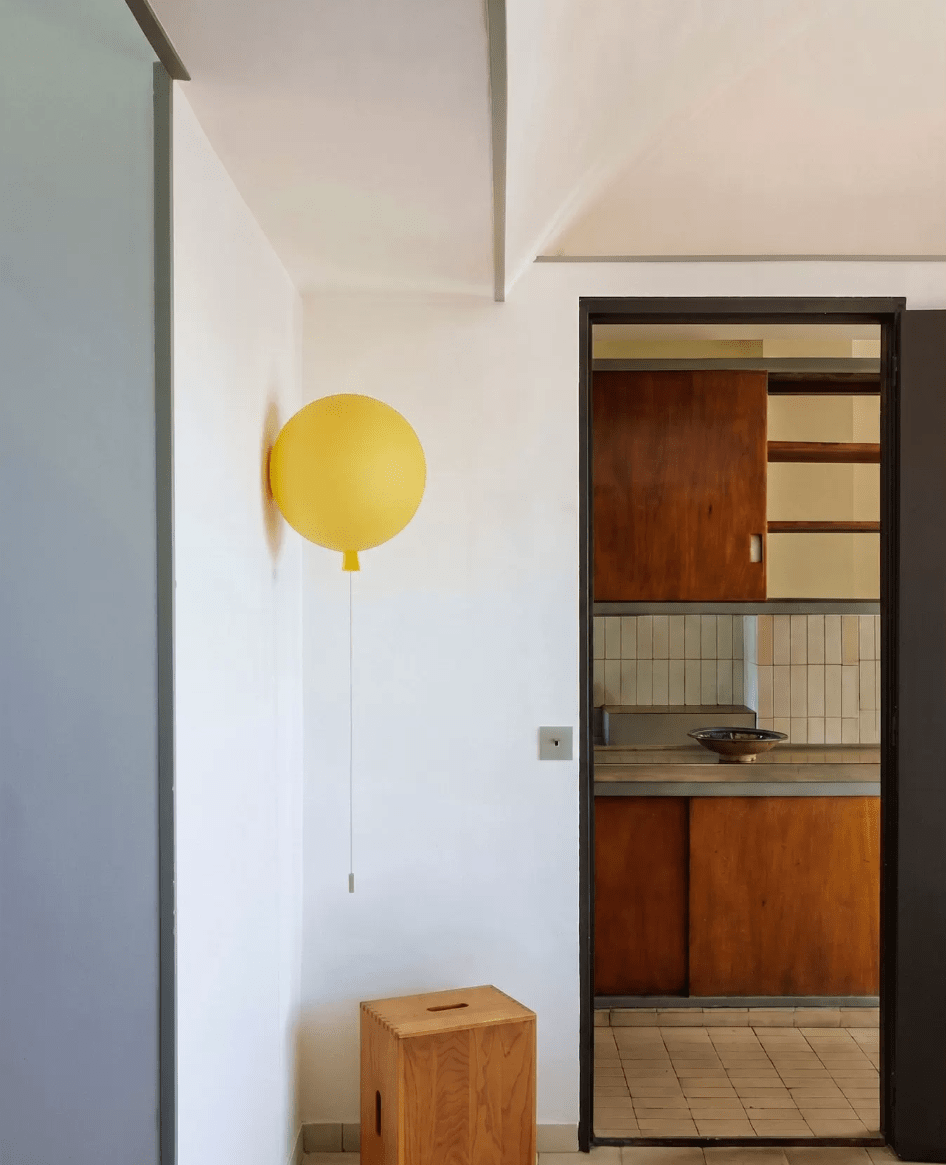 Celuenne Balloon Dream Glass Wall Sconce