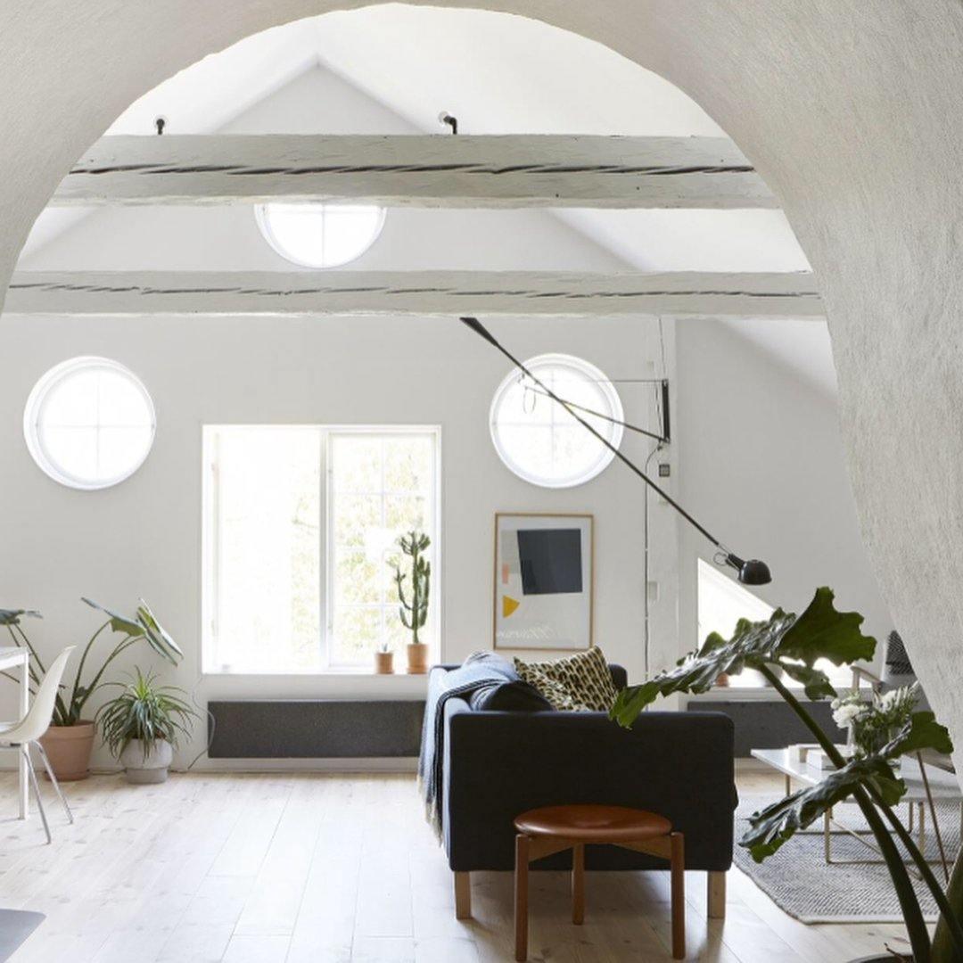 Vellaro Long Swing Arm Wall Lamp