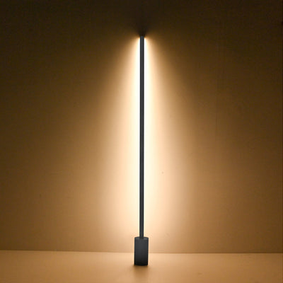 Hayle Minimalist Landscape Linear Aluminum Outdoor Light