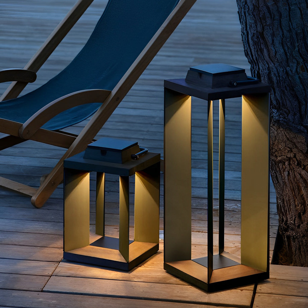 Huber Creative LED Modern Steel Outdoor Lawn Lights