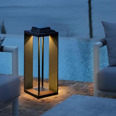 Huber Creative LED Modern Steel Outdoor Lawn Lights