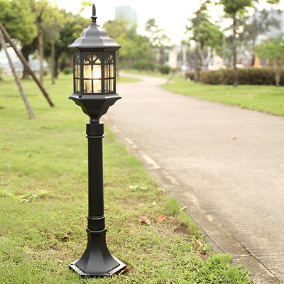Solitary Elegant Pathway Aluminum Outdoor Post Lights