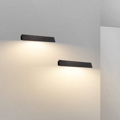 Ray Industrial Linear Outdoor Wall Lamp - Neutral Decor