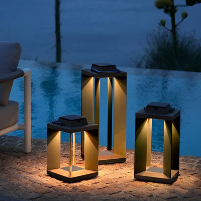 Huber Creative LED Modern Steel Outdoor Lawn Lights