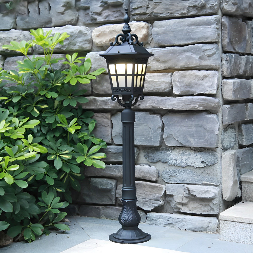 Articula European Style Aluminum Glass Outdoor Post Lamp