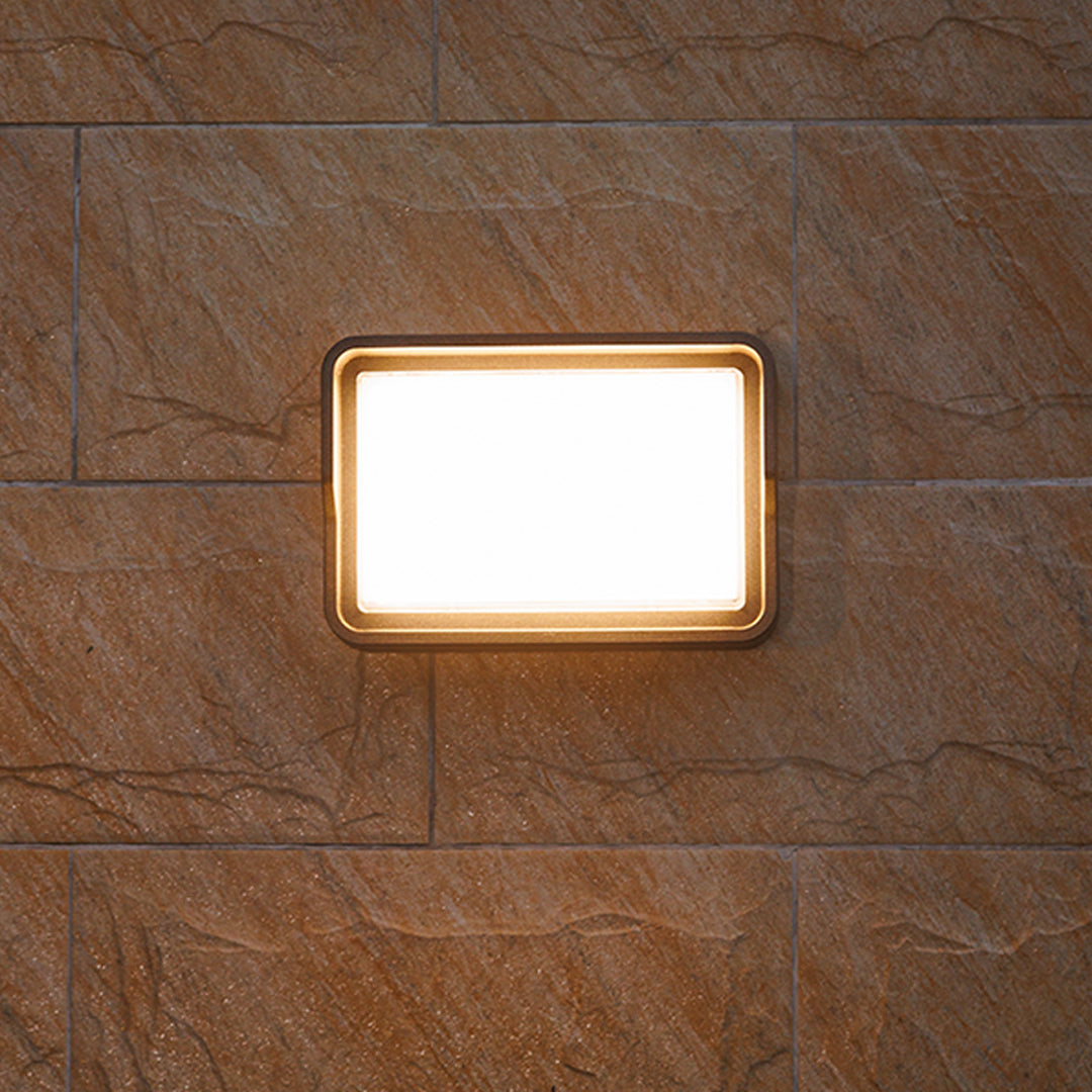Stan Square Minimalist LED Aluminum Outdoor Wall Light