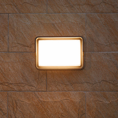 Stan Square Minimalist LED Aluminum Outdoor Wall Light
