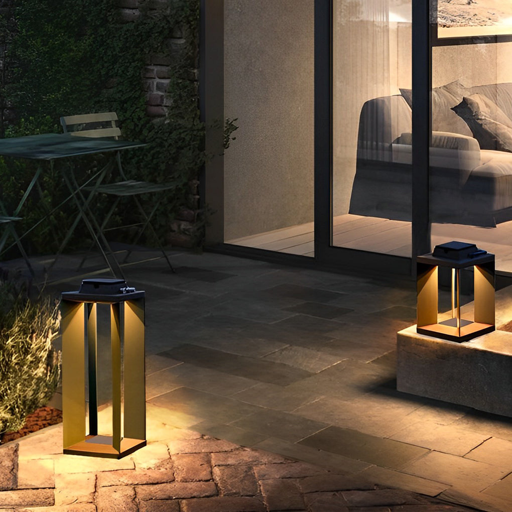 Huber Creative LED Modern Steel Outdoor Lawn Lights