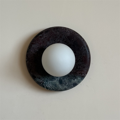 Uzorionis Wall Lamp