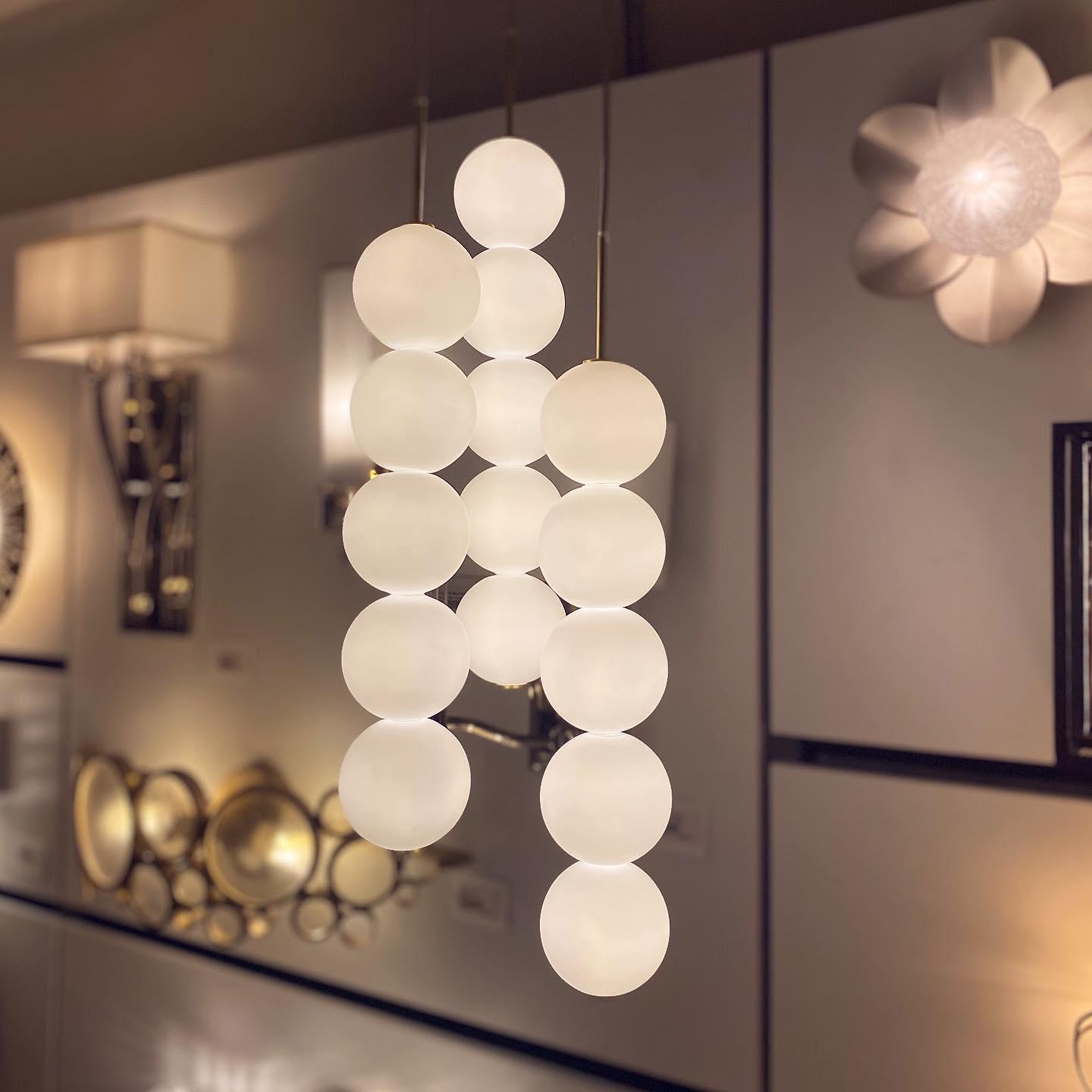 Fray Plastic Artistic Pendant Light