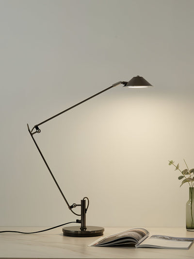 Queden Minimalistic Office Task Lamp