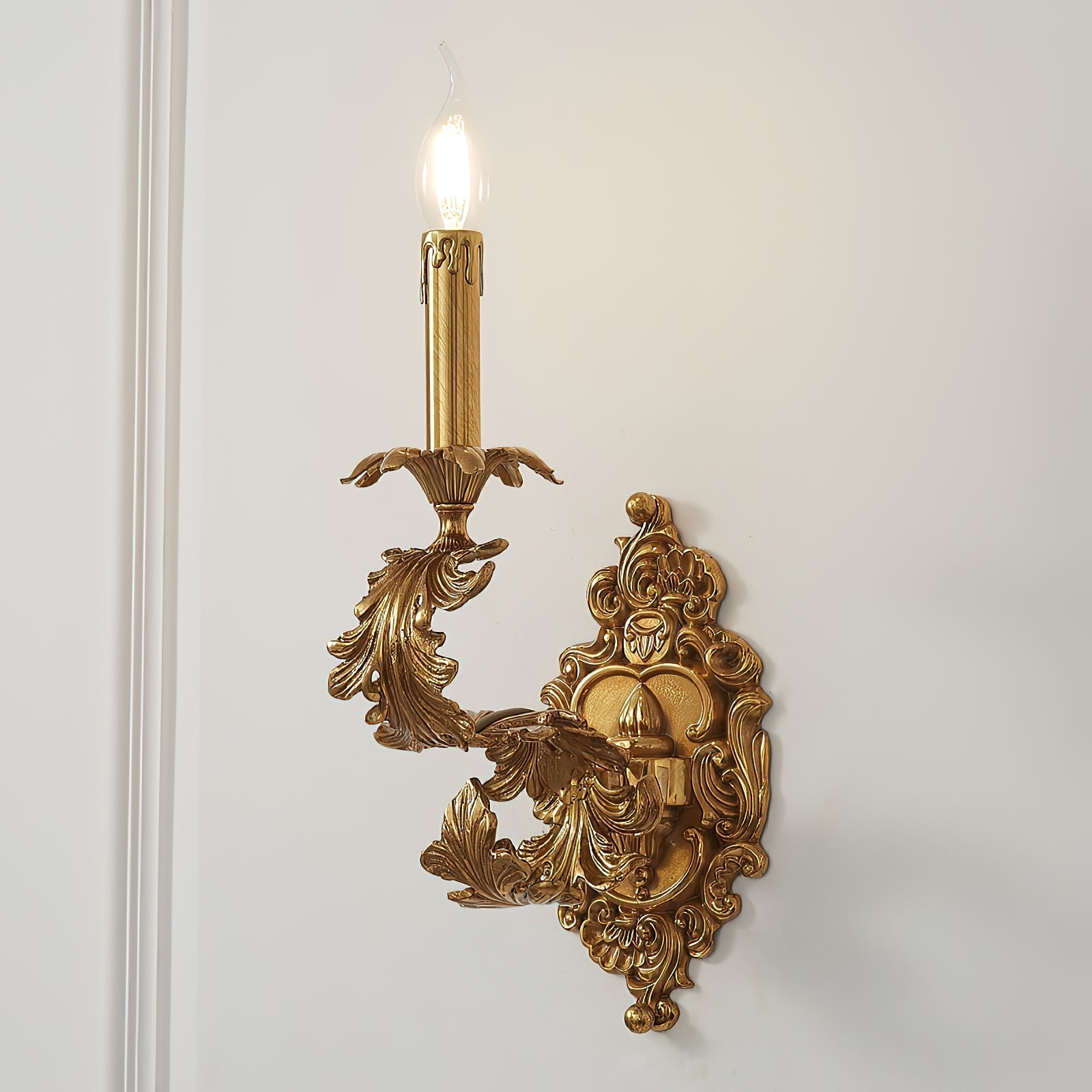 Golden Cartouche Wall Lamp