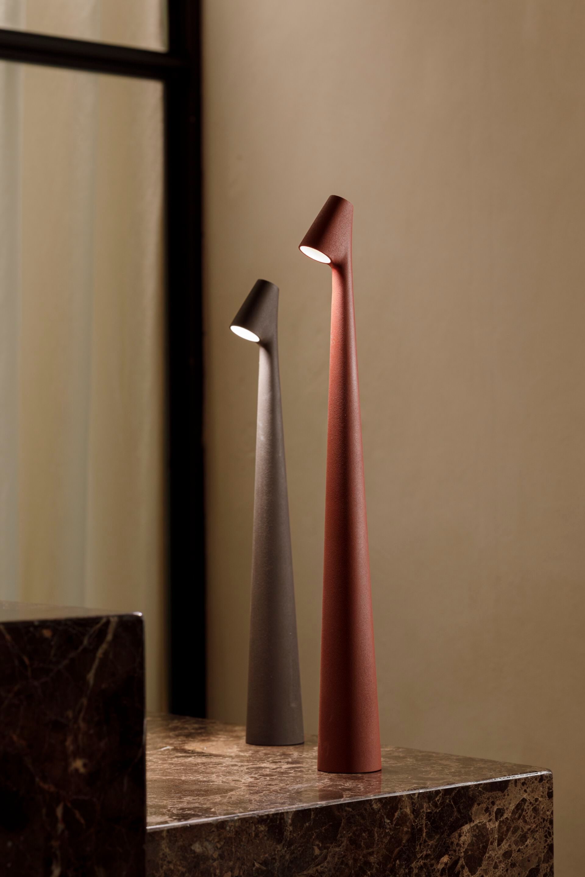 Nirerora Acrylic Minimalist Table Lamp