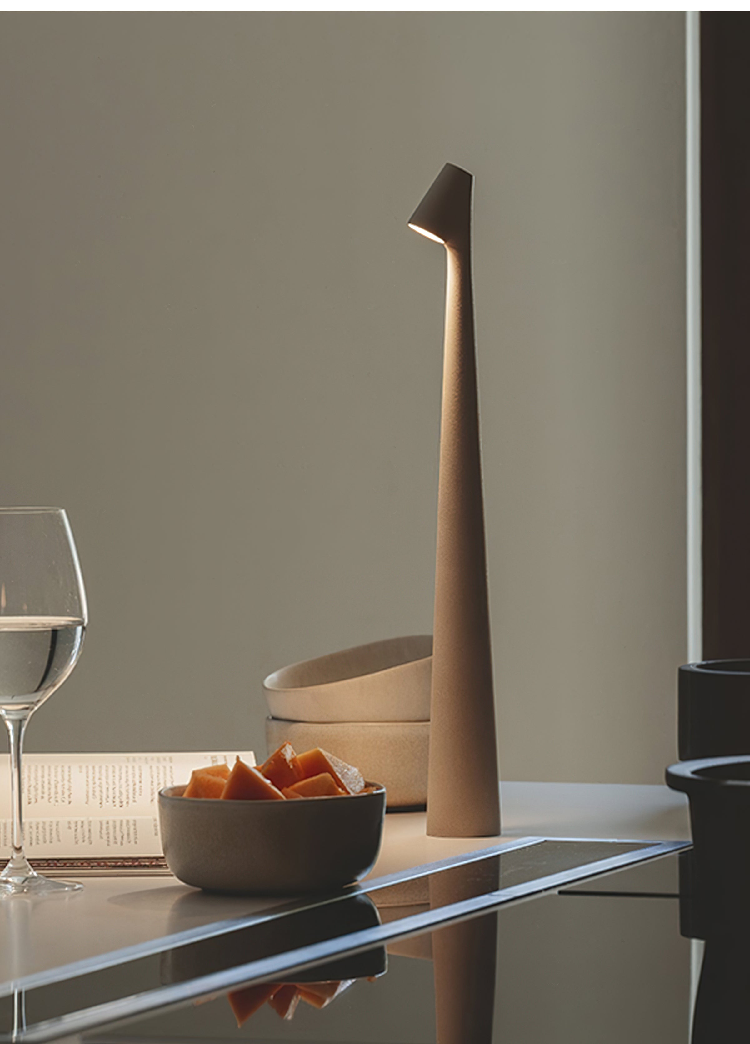 Nirerora Acrylic Minimalist Table Lamp