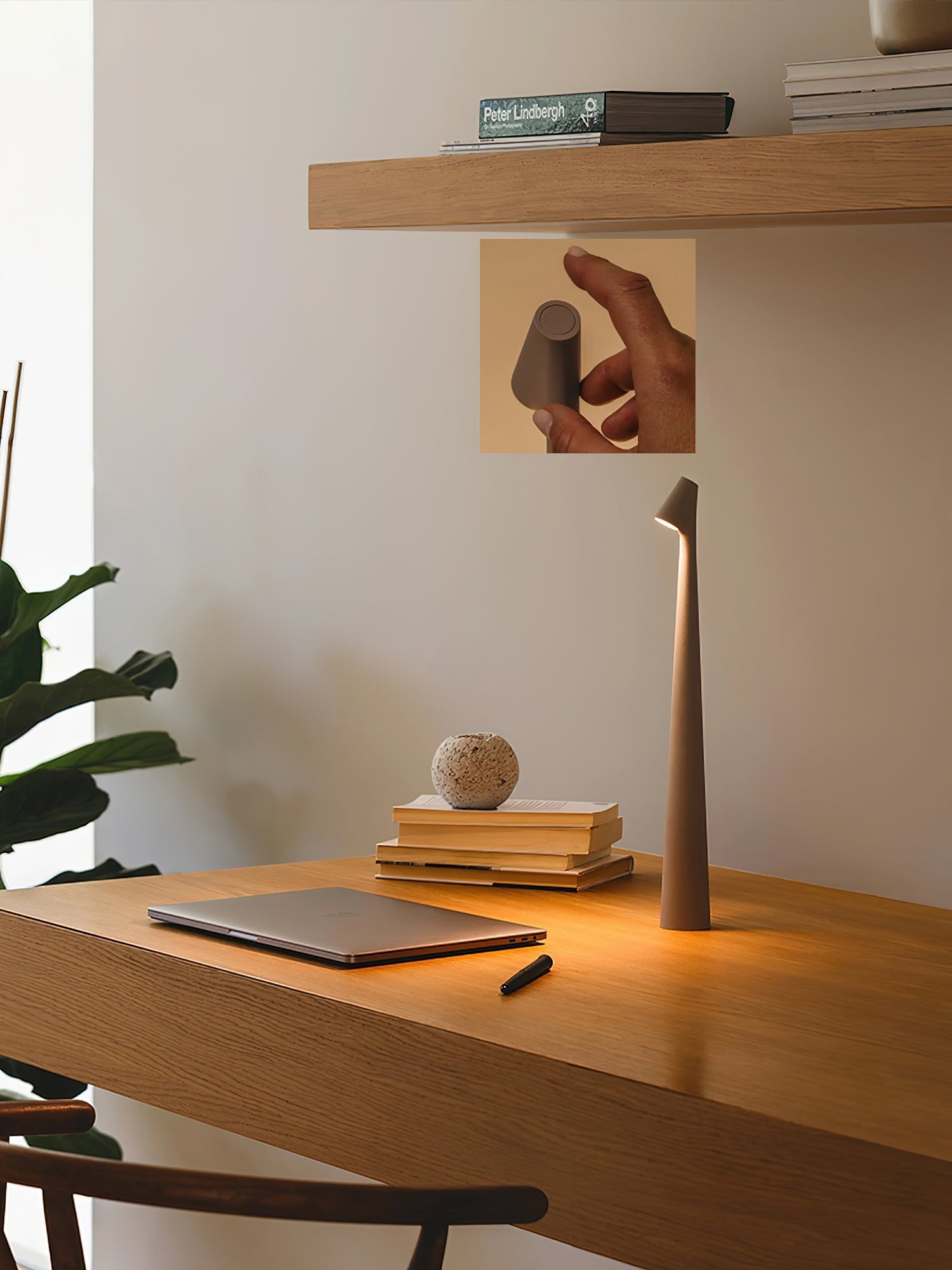 Nirerora Acrylic Minimalist Table Lamp