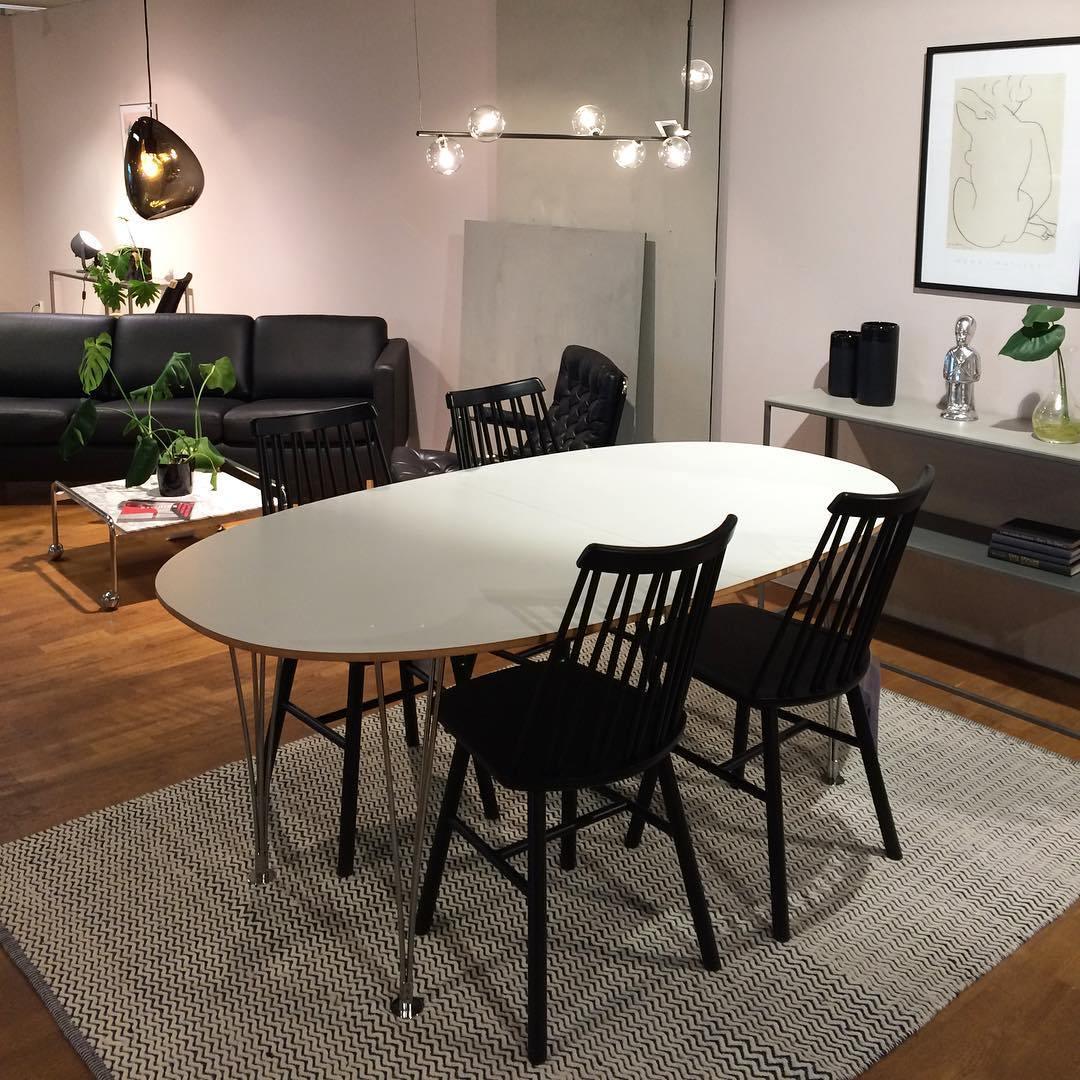 Moss Chandelier Glass with Black Steel Linear