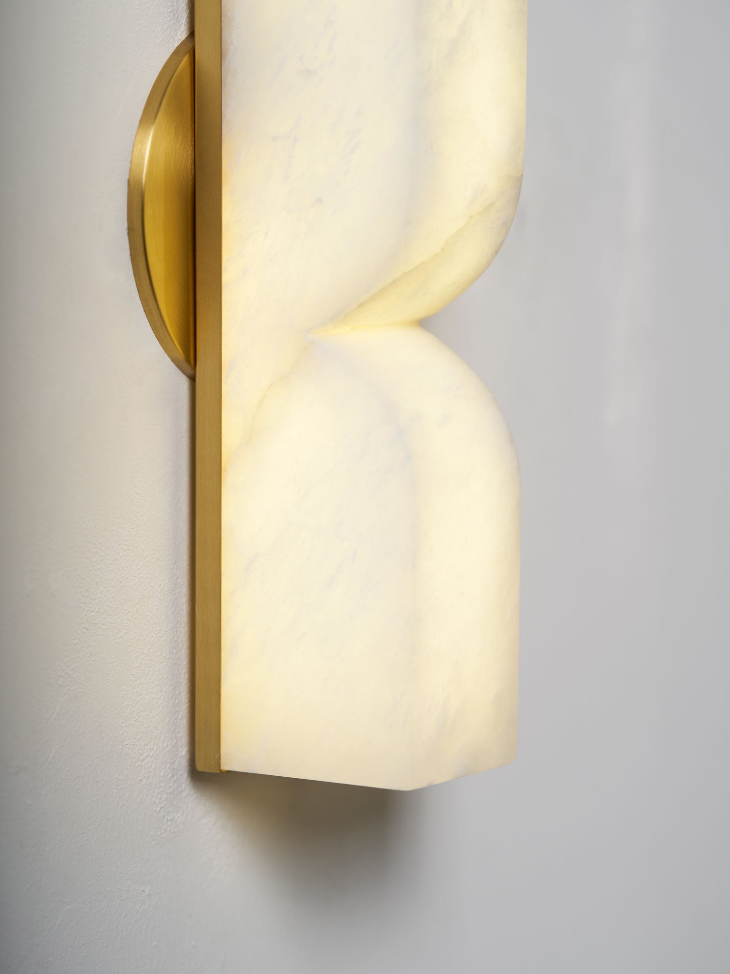 Niveelle Alabaster Rectangular Wall Lamp