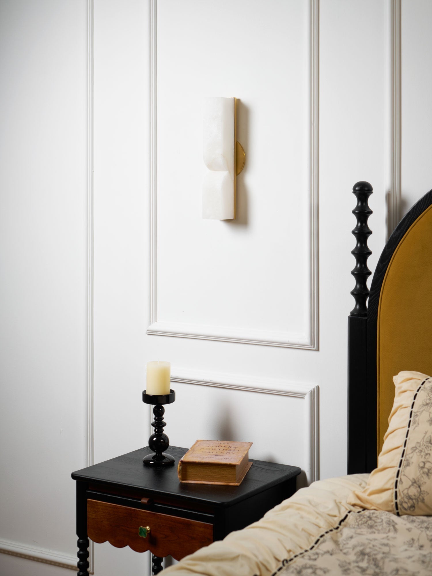 Niveelle Alabaster Rectangular Wall Lamp
