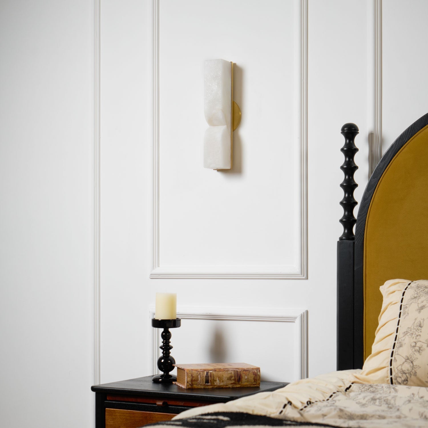 Niveelle Alabaster Rectangular Wall Lamp