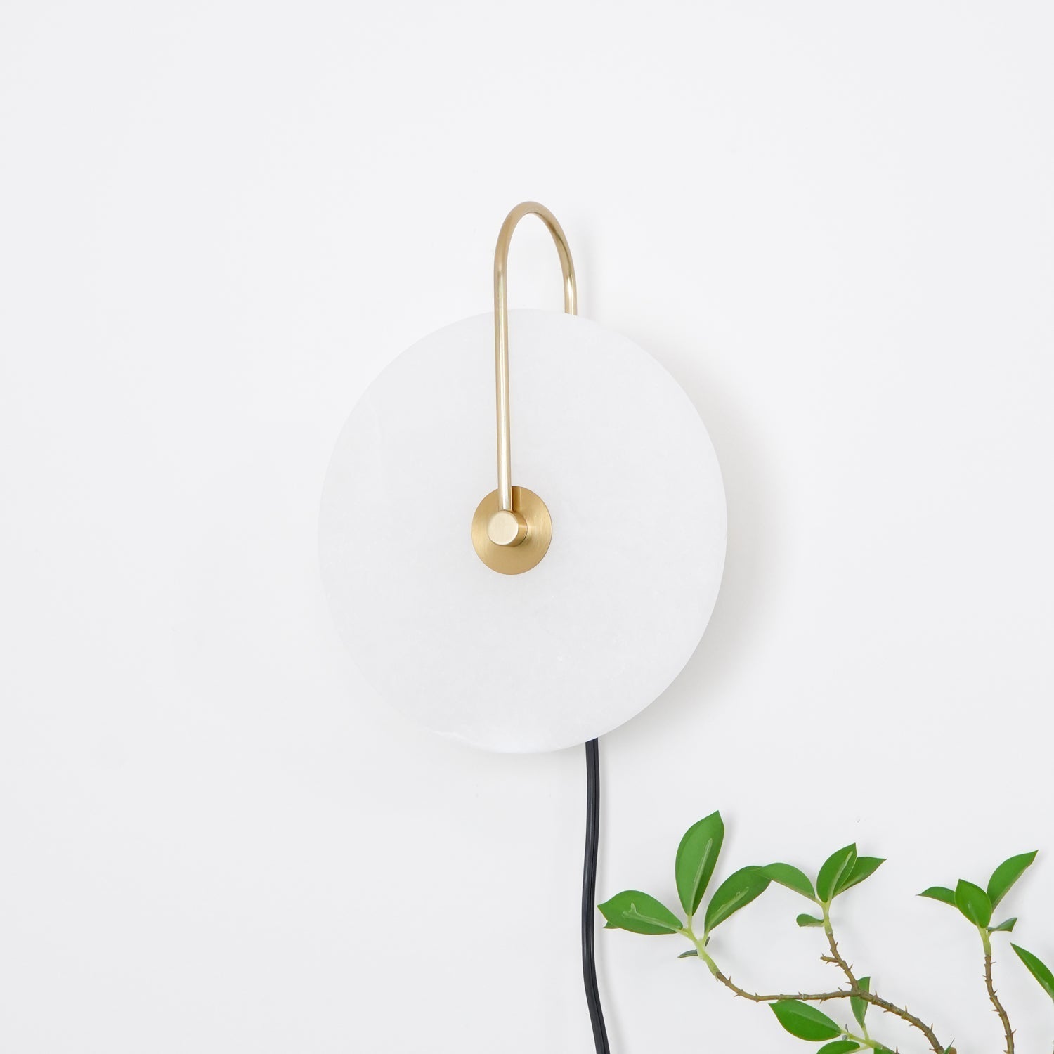 Ceraeyra Alabaster Globe Wall Light - Neutral Decor