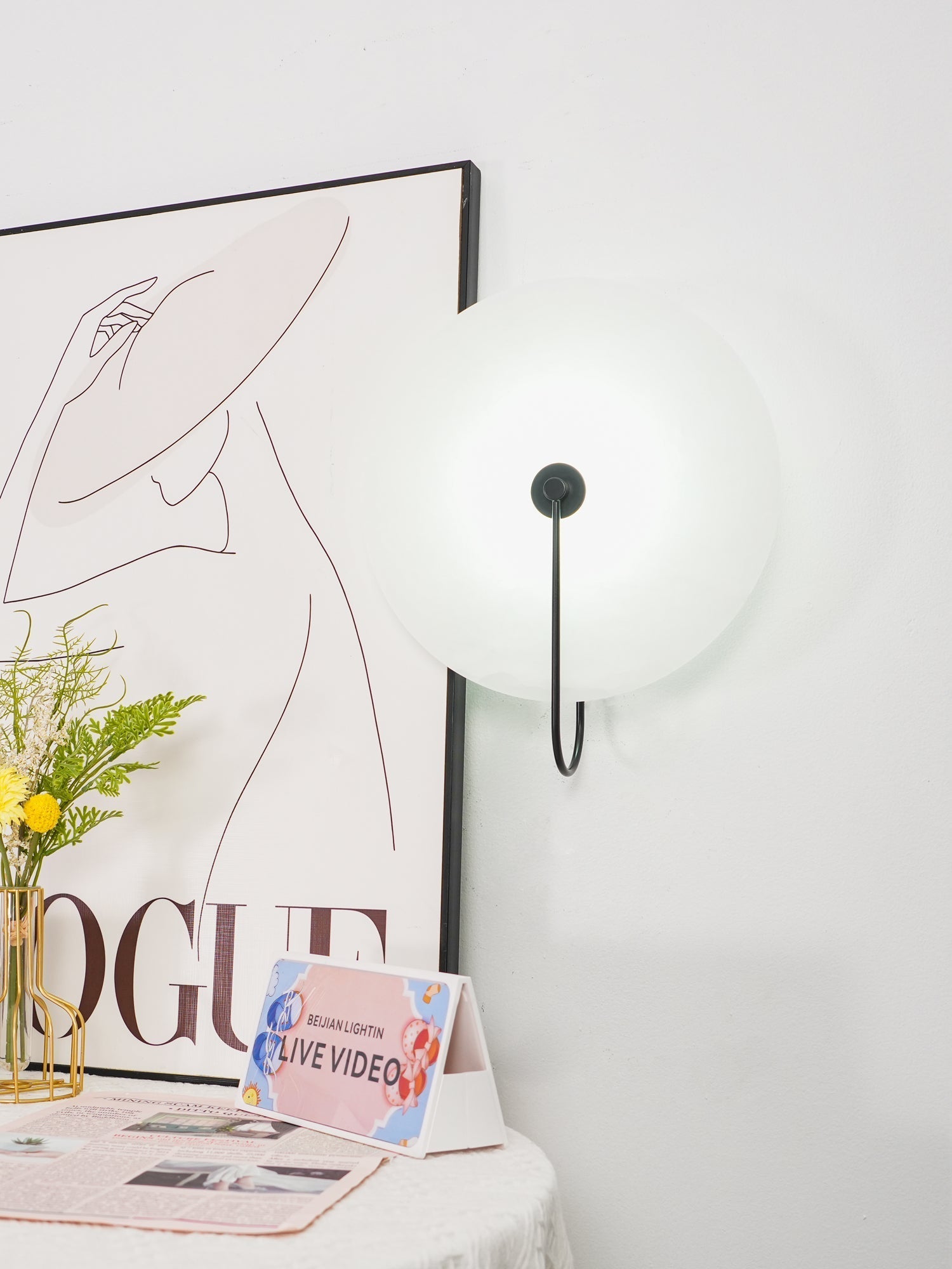 Ceraeyra Alabaster Globe Wall Light - Neutral Decor