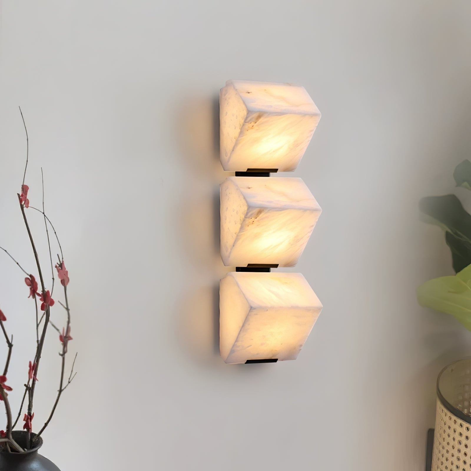 Niviella Alabaster Staircase Plug-in Wall Lamp