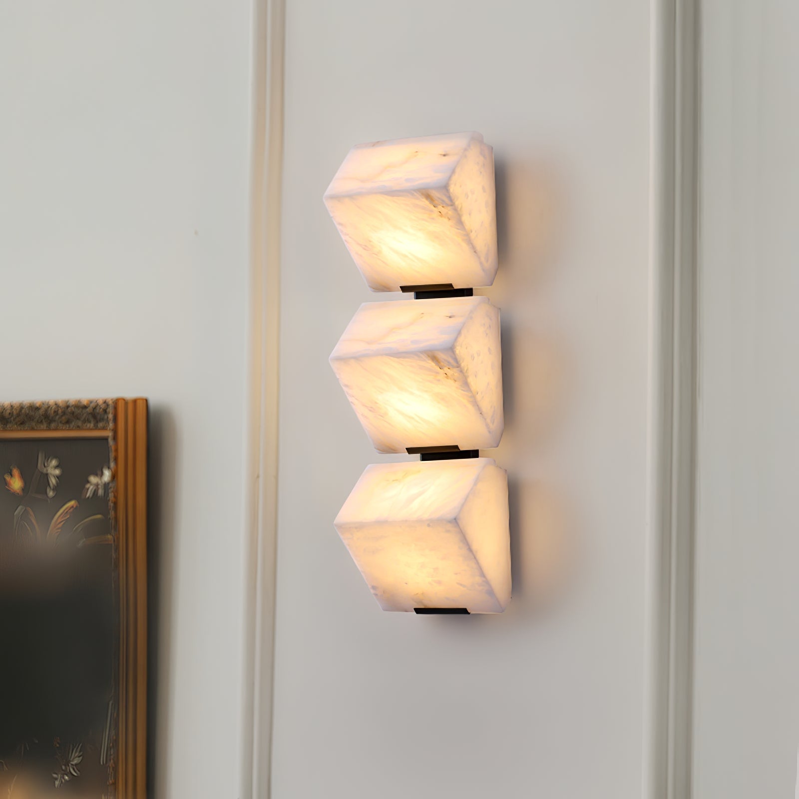 Niviella Alabaster Staircase Plug-in Wall Lamp