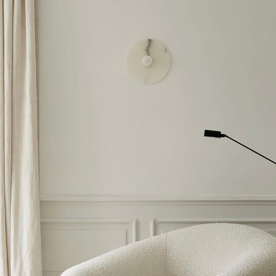 Nivaenne Core Alabaster Wall Lamp