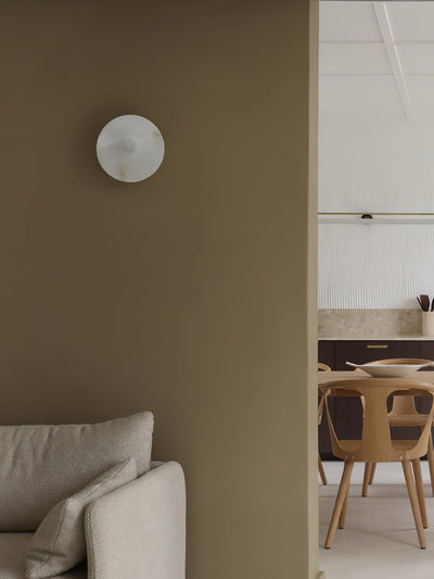 Nivaenne Core Alabaster Wall Lamp
