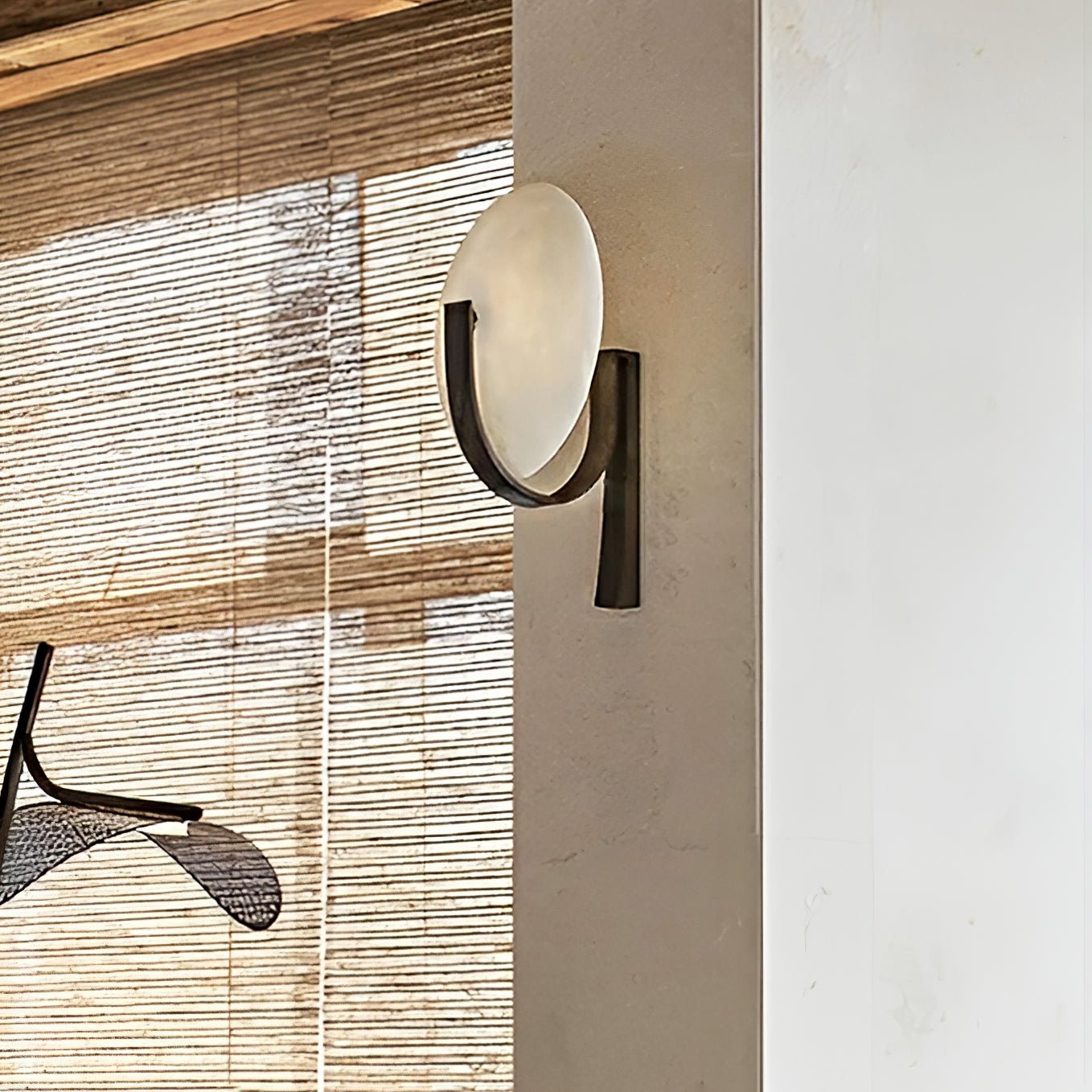 Avey Modern Alabaster Plug Wall Lamp