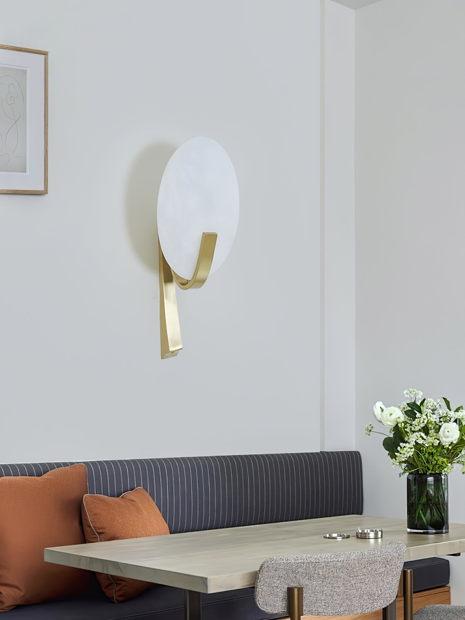 Avey Modern Alabaster Plug Wall Lamp