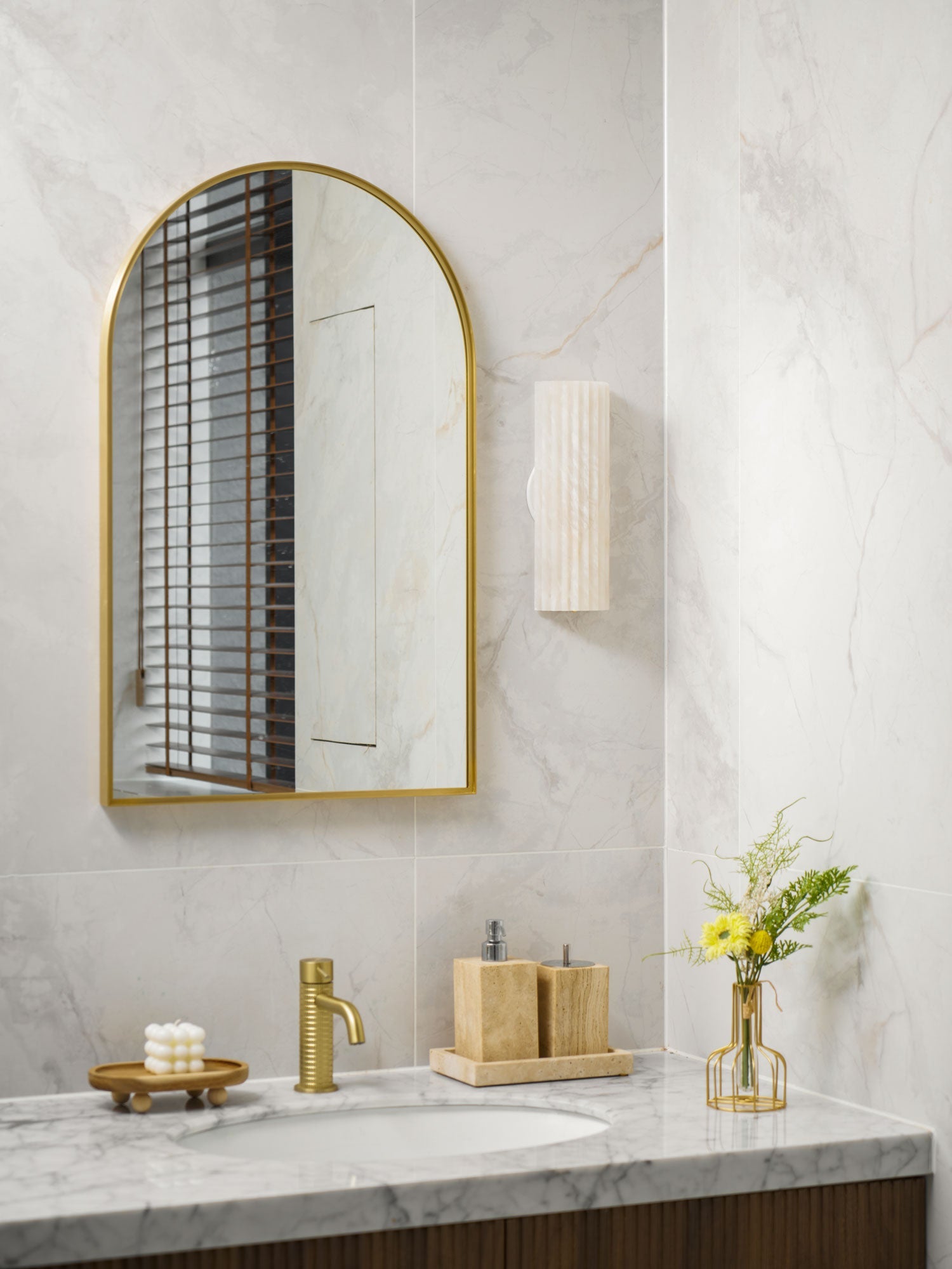 Willowfield Alabaster Indoor Wall Light