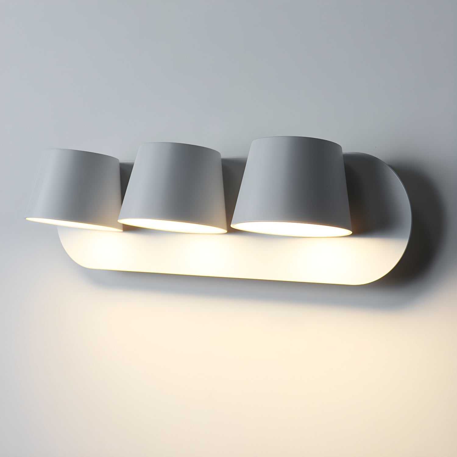 Aurlaeir Adjustable Plug-in Wall Lamp