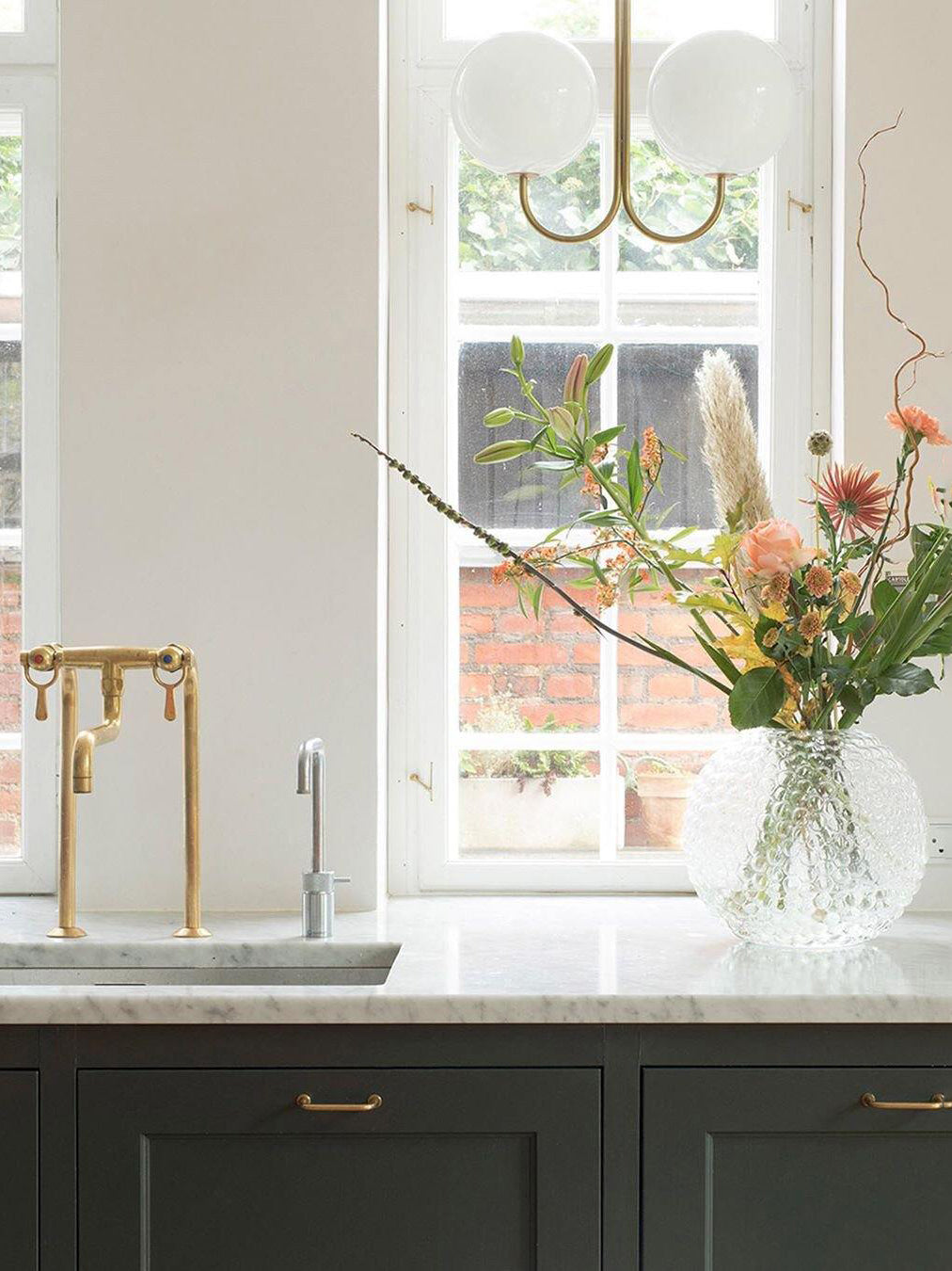 Brin Metal & Glass Elegant Pendant Light