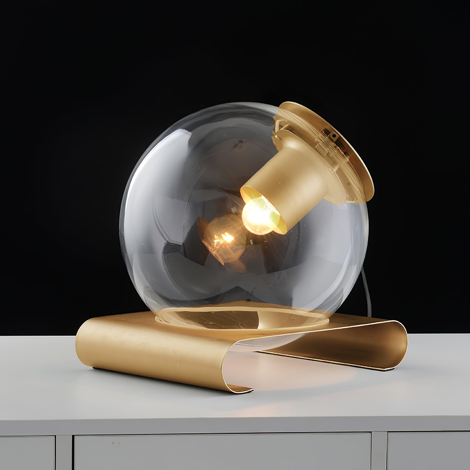 Selanaine Modern Table Lamp