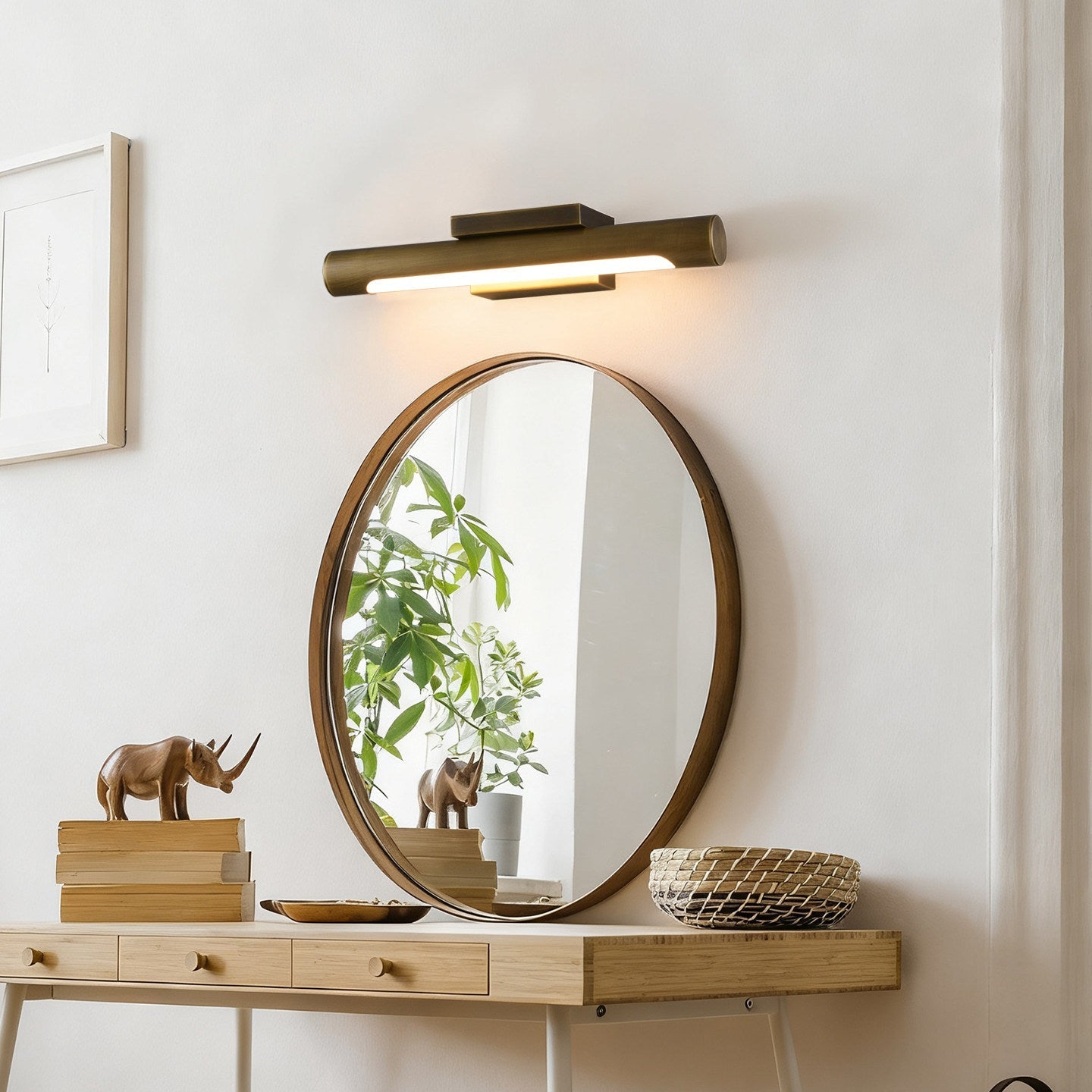 Solerelia Brass Wall Light