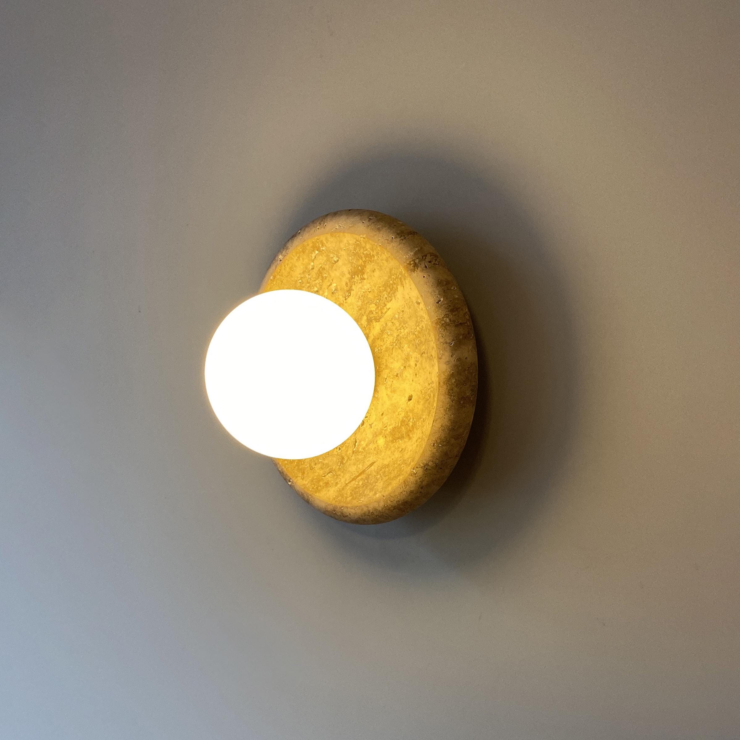 Liorerelia Wall Light
