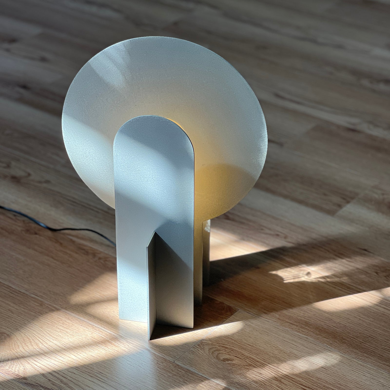Solvique Arch Marble Table Lamp