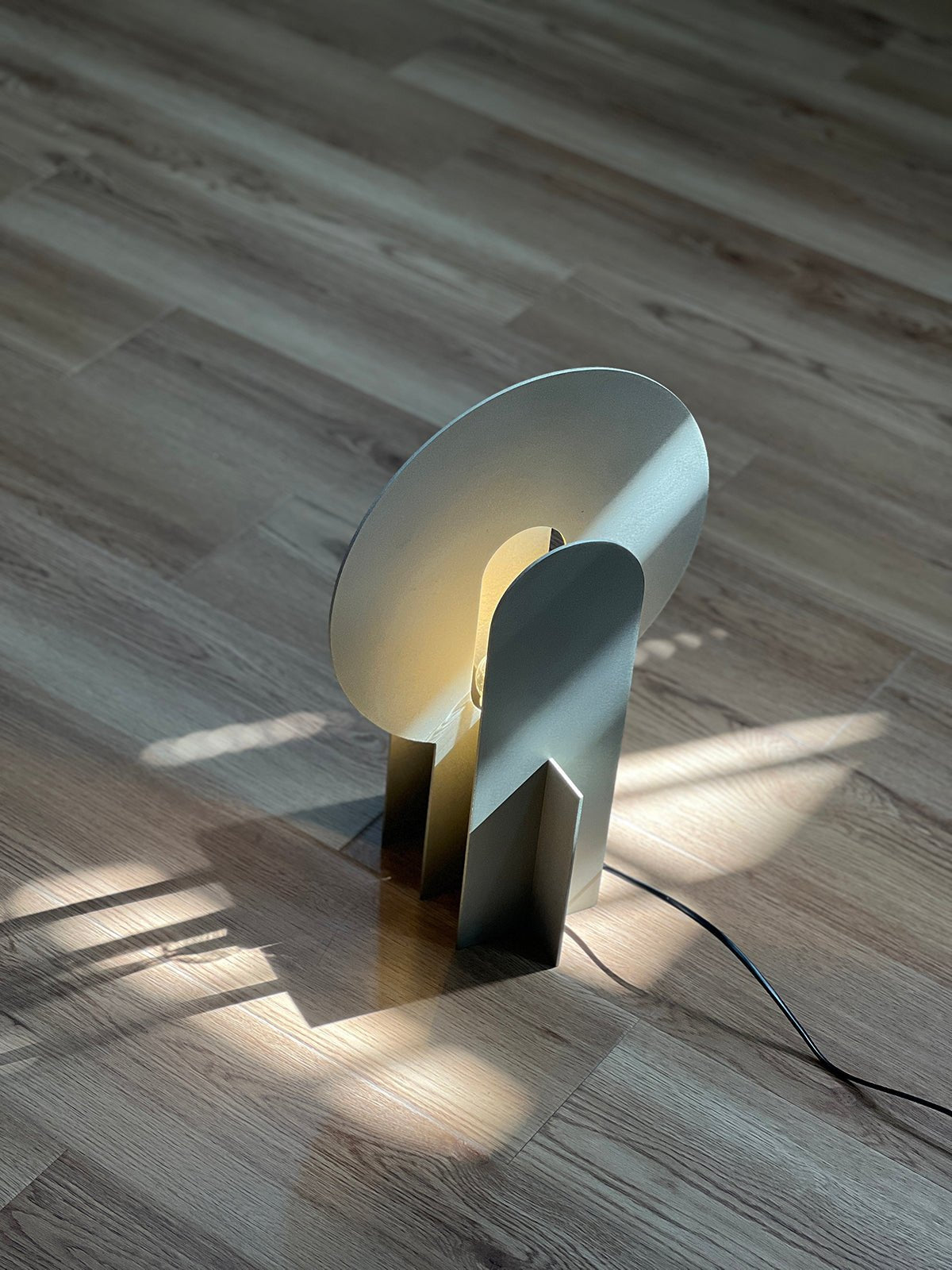 Solvique Arch Marble Table Lamp