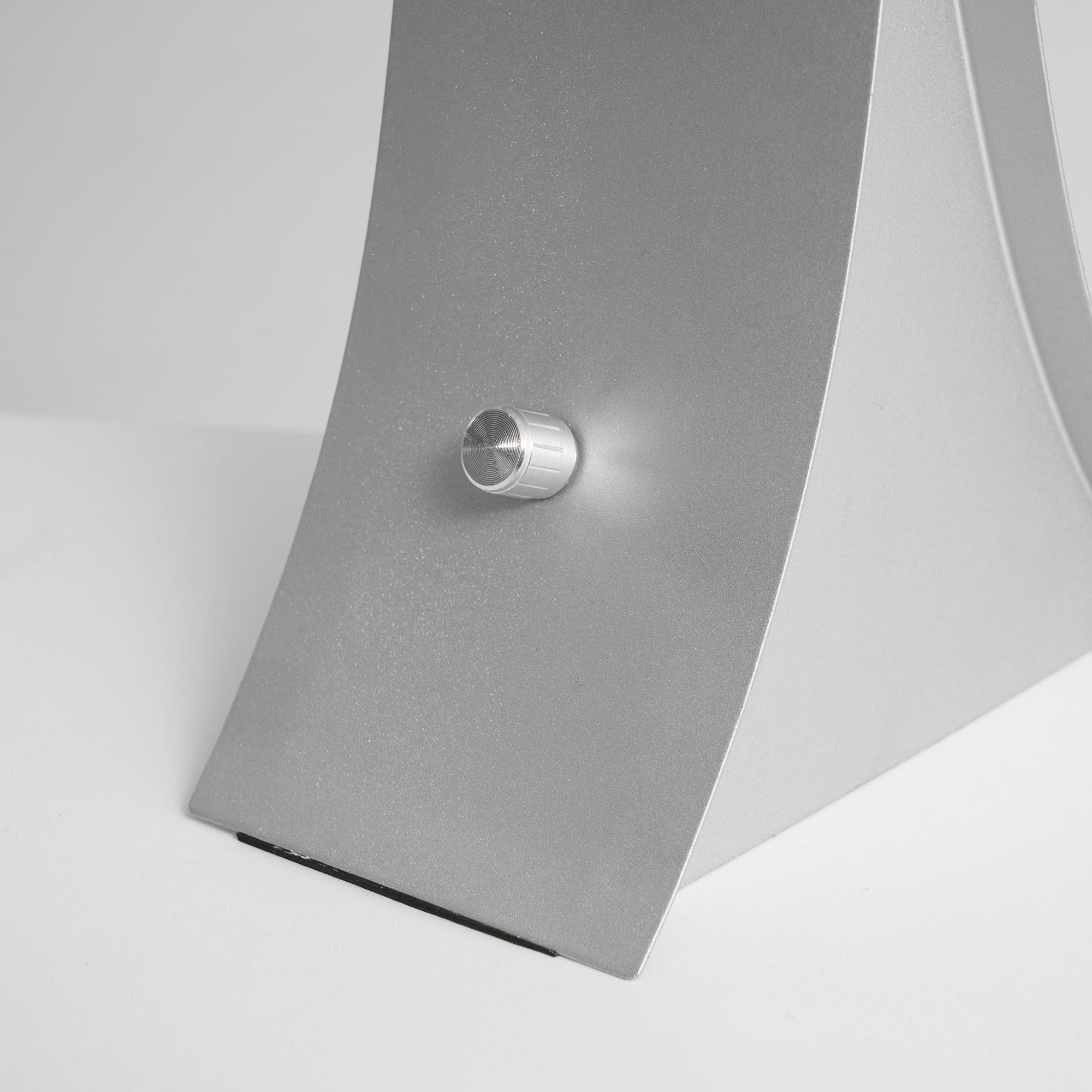 Noirvian Table Lamp