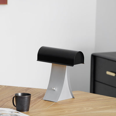 Noirvian Table Lamp