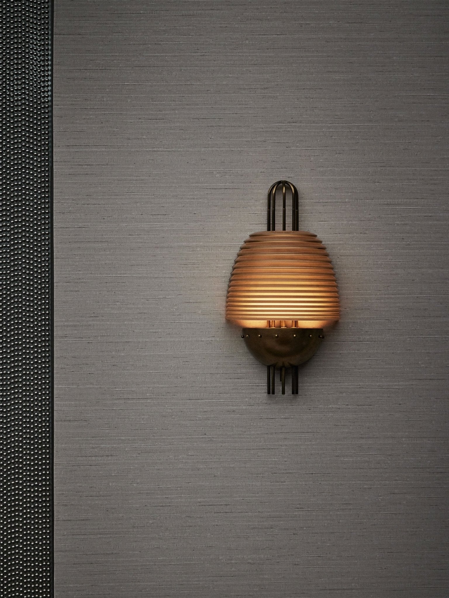Brys Industrial Ribbed Brass Wall Lamp
