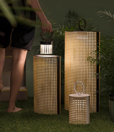 Zebr Solar Outdoor Lantern Lamp
