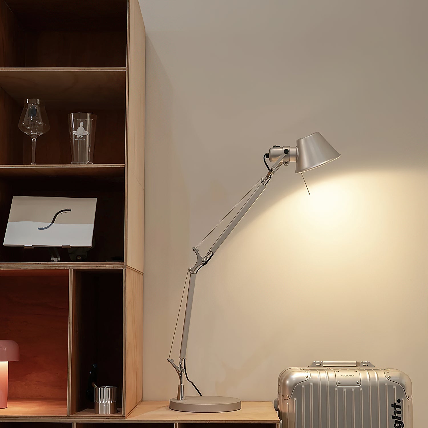 Caldervale Articulated Aluminum Table Lamp