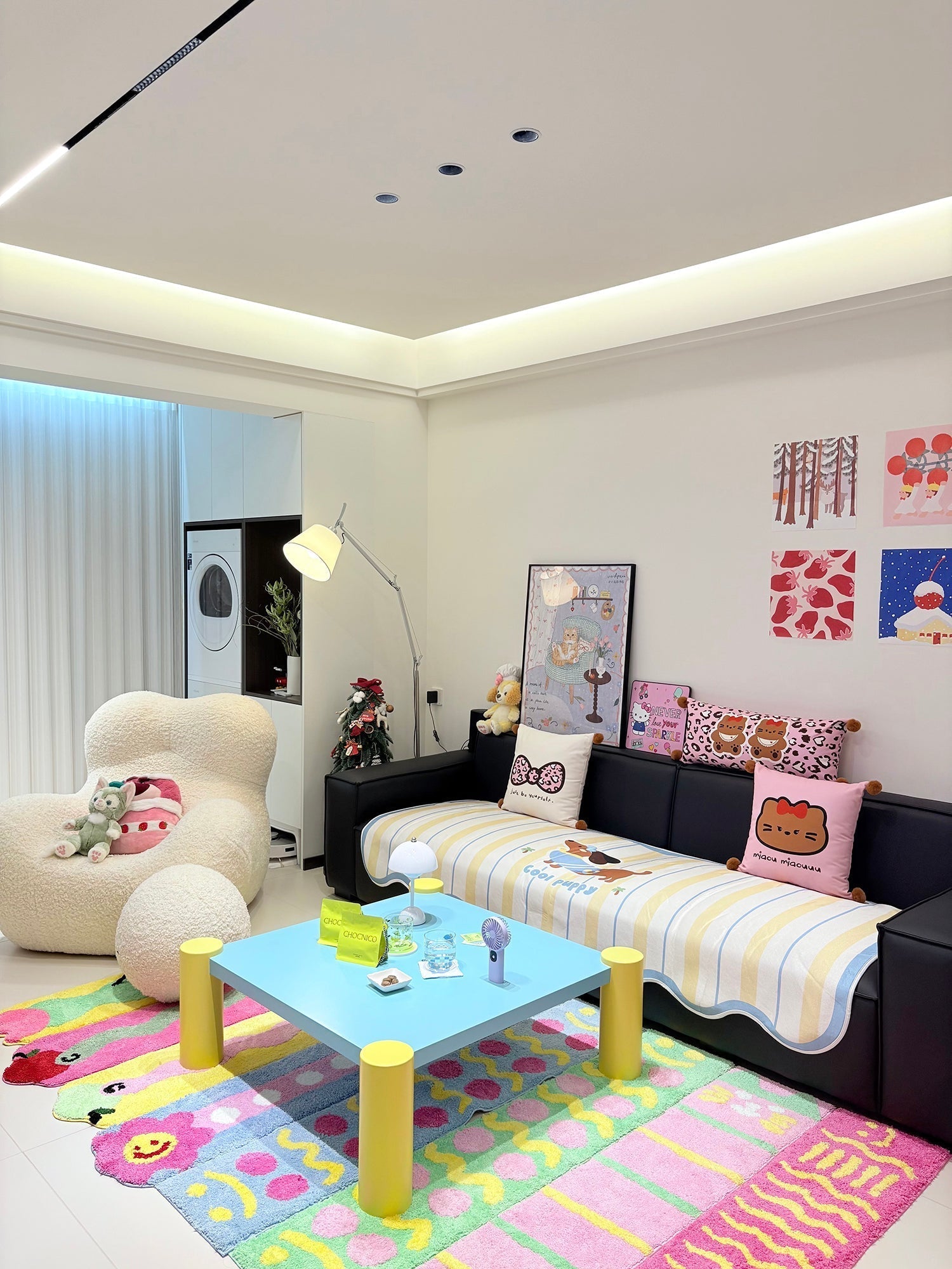 Orelinelia Floor Lamp